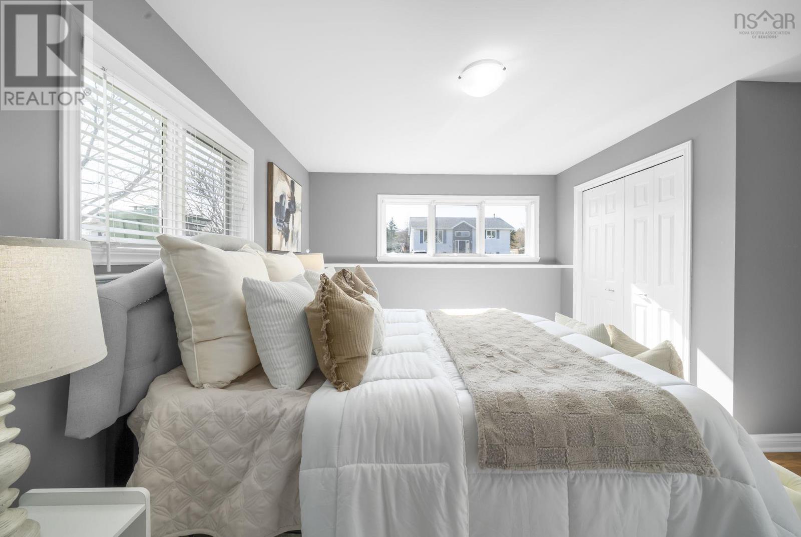 Property 24 of 44 of 36 Headings Court