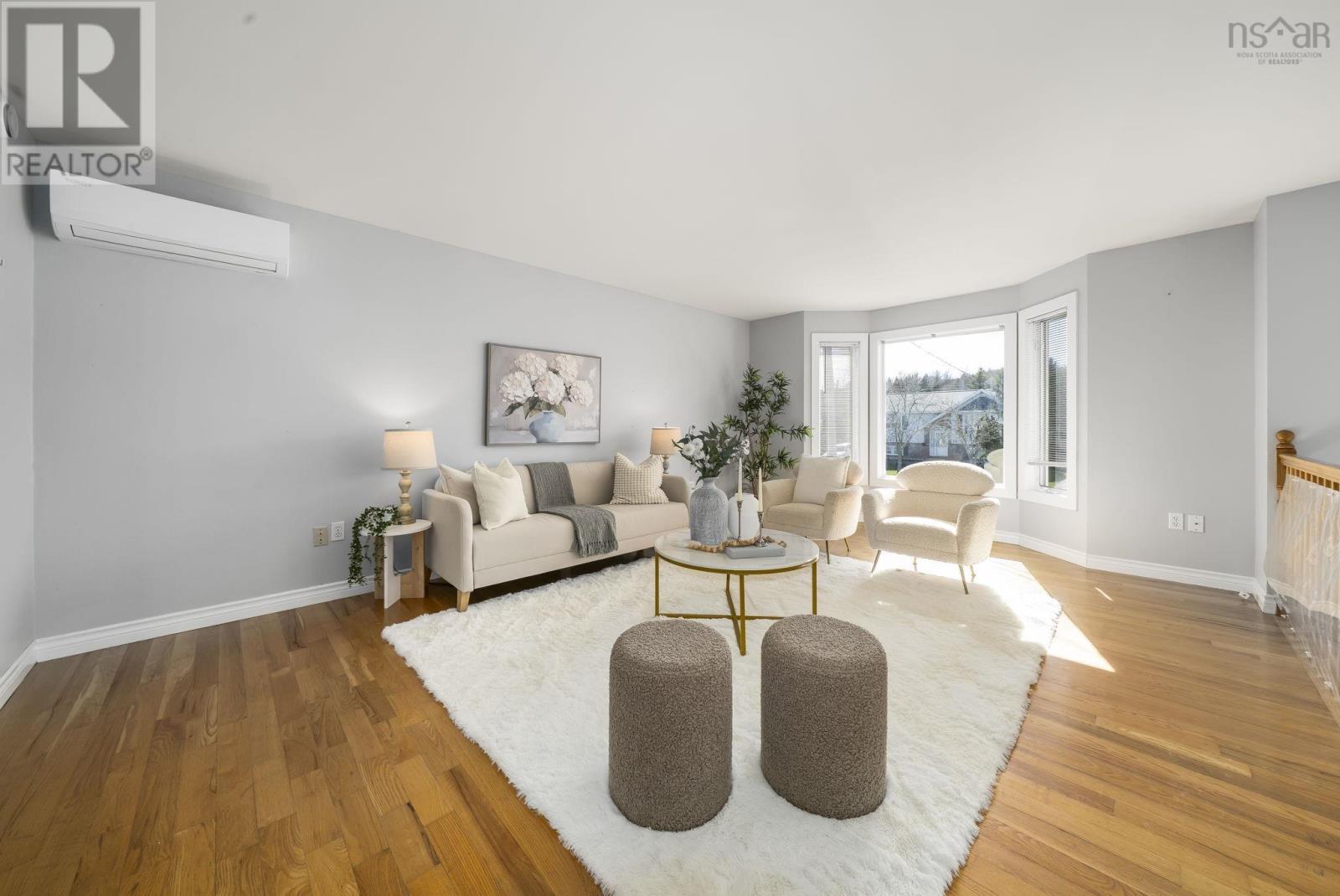 Property 4 of 44 of 36 Headings Court