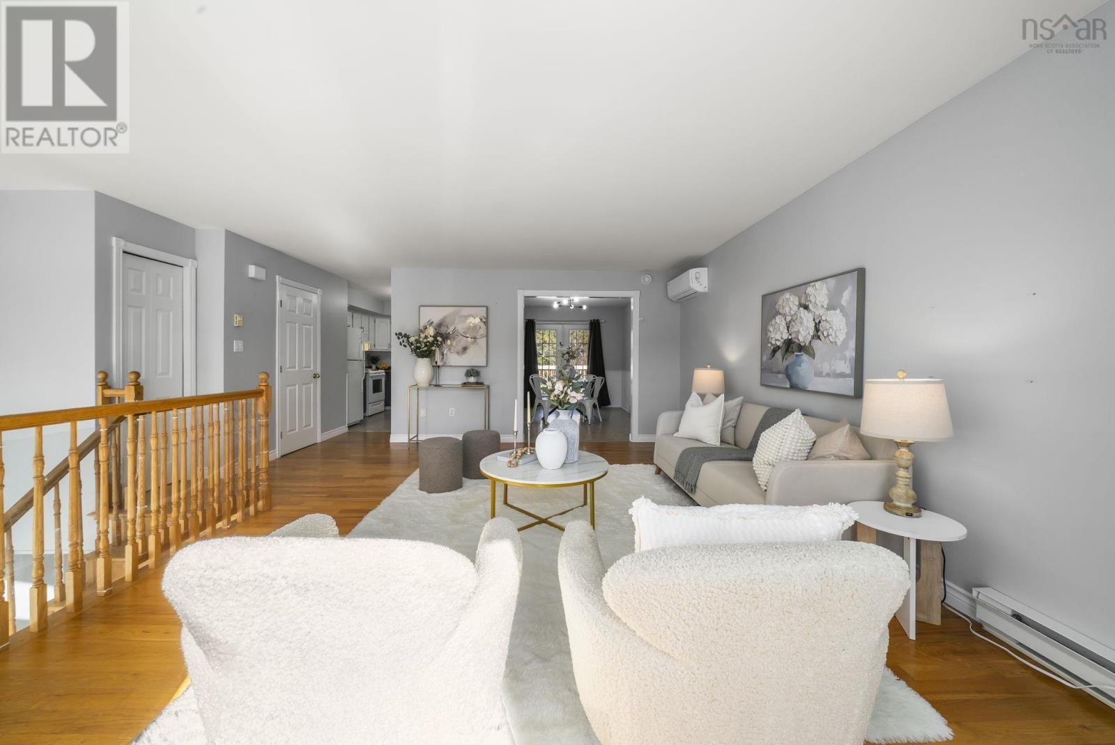 Property 8 of 44 of 36 Headings Court