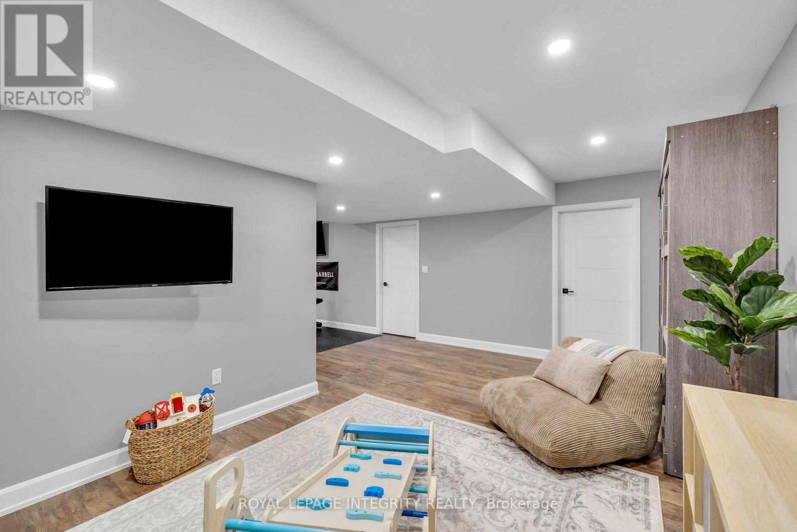 440 ARORA CRESCENT - 29