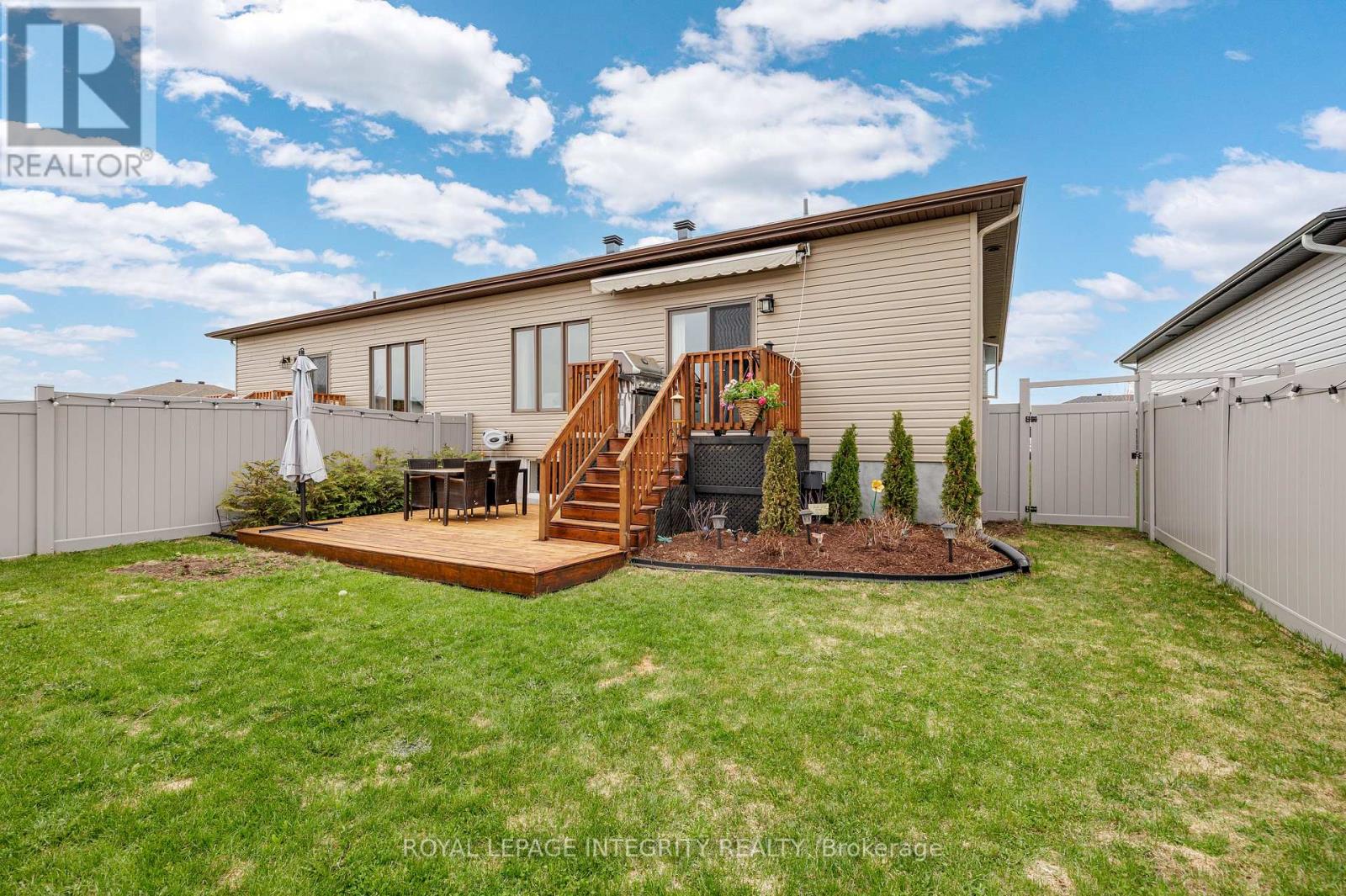 440 ARORA CRESCENT - 32