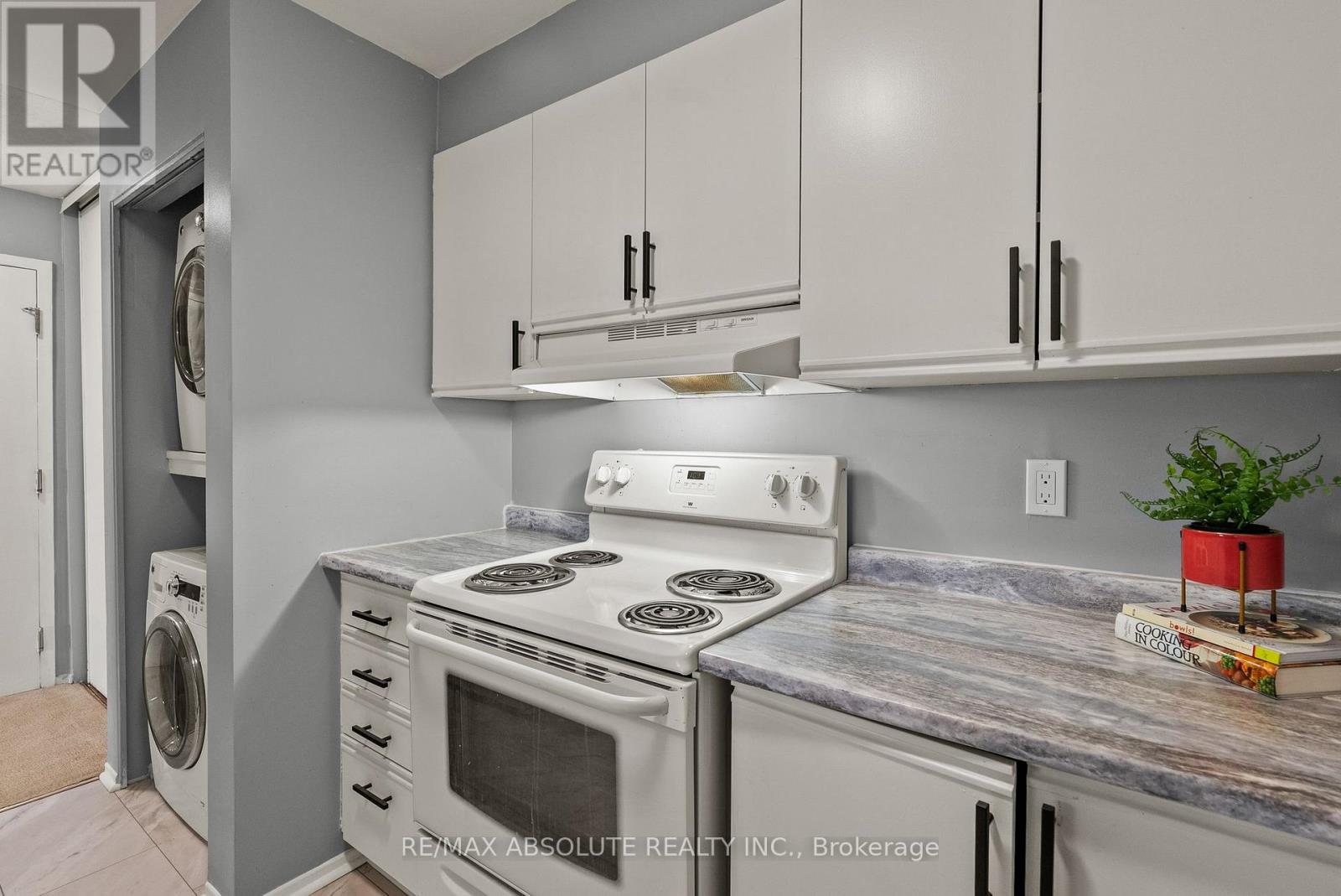 #415 216 VIEWMOUNT DRIVE - 16