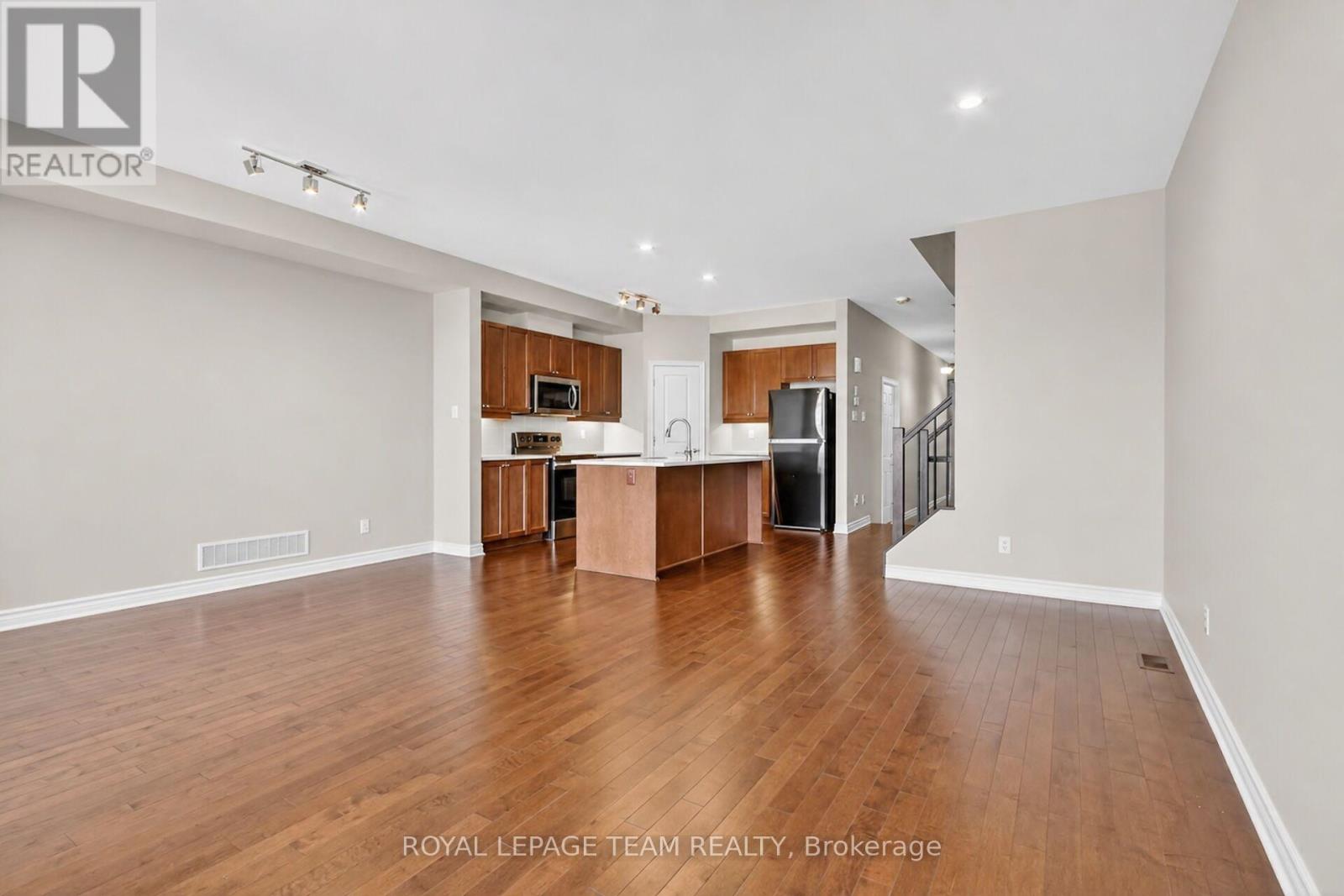 765 DEARBORN PRIVATE - 7