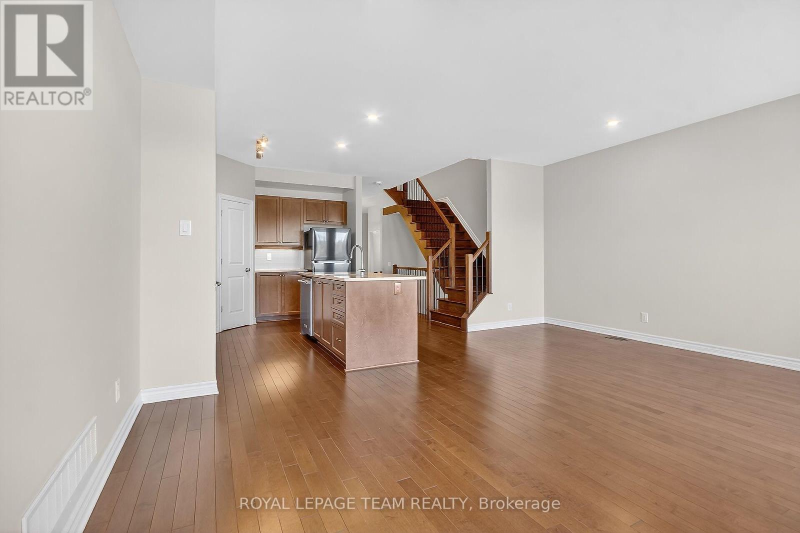 765 DEARBORN PRIVATE - 8