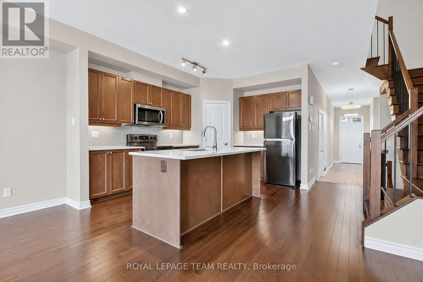 765 DEARBORN PRIVATE - 9