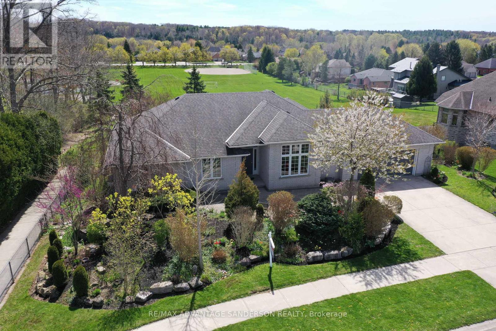 23 BIRCHCREST DRIVE Property Photo
