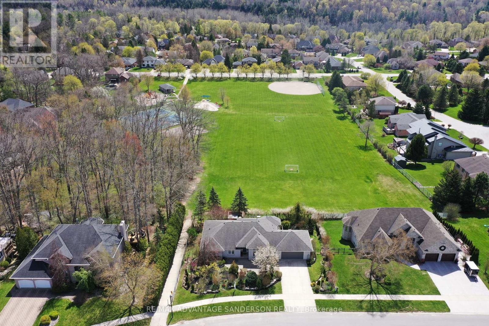 23 BIRCHCREST DRIVE Property Photo