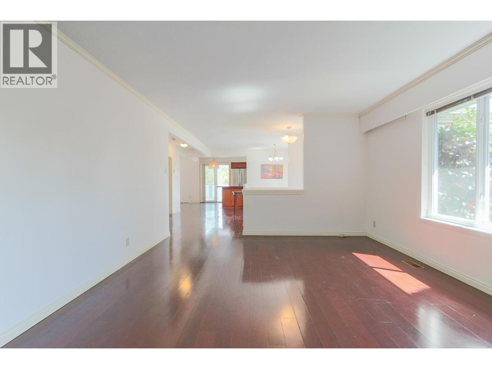 1352 E 16TH STREET, North Vancouver
