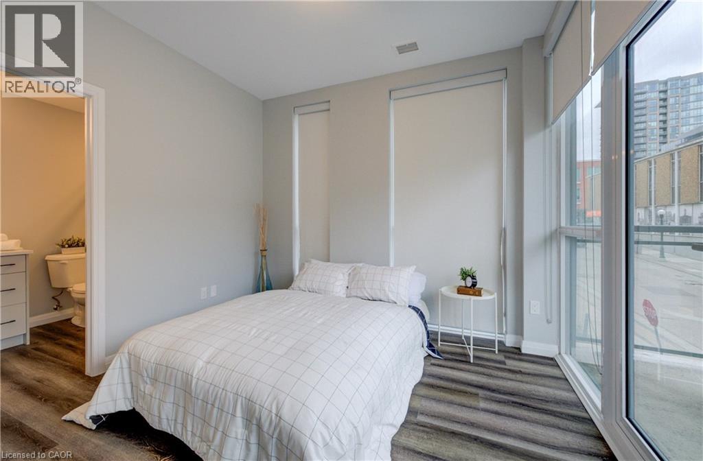 #201 60 CHARLES Street W - 10
