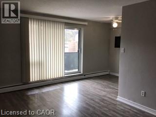 #904 81 CHARLTON Avenue E - 3