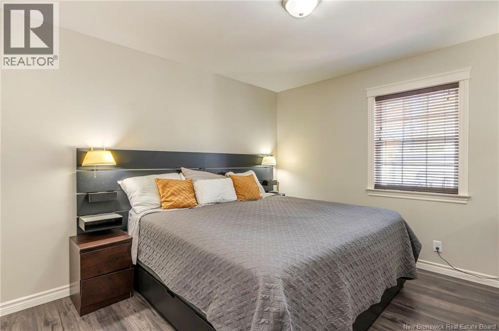 42 Stewart Avenue - 25