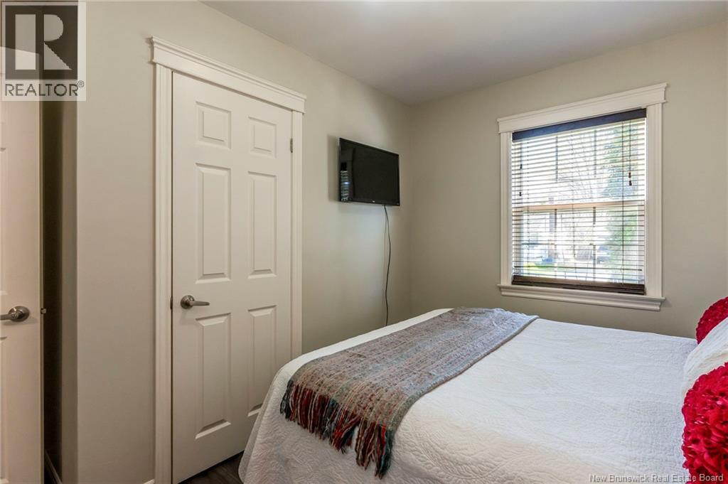 42 Stewart Avenue - 32