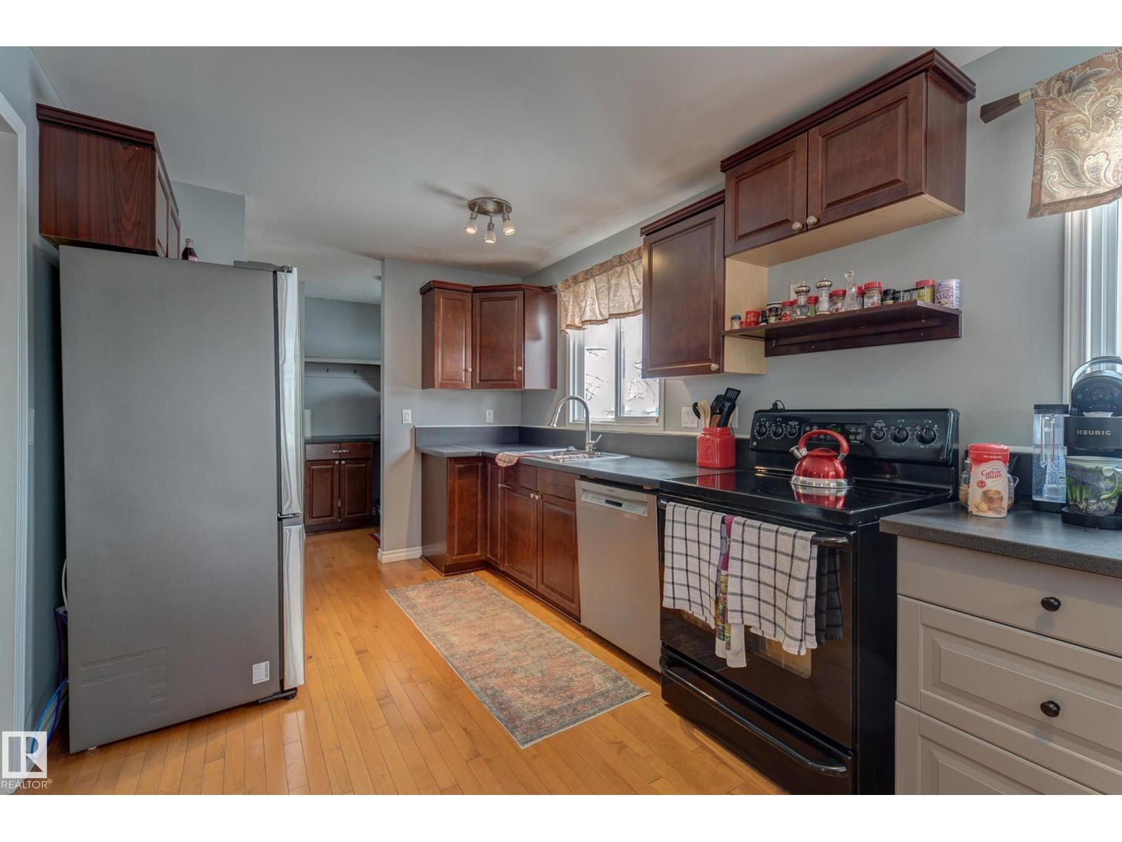 4823 10 AV NW, Edmonton