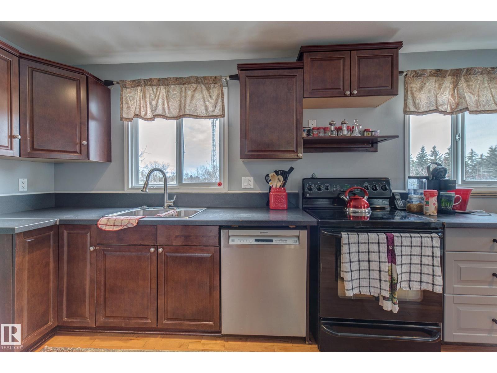 4823 10 AV NW - 11