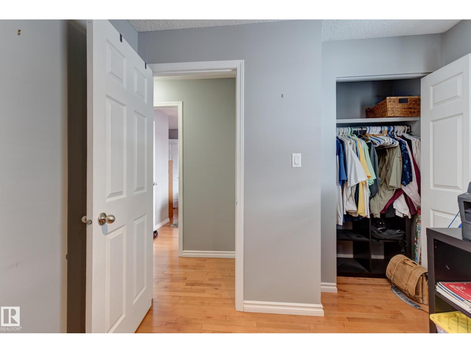 4823 10 AV NW - 19