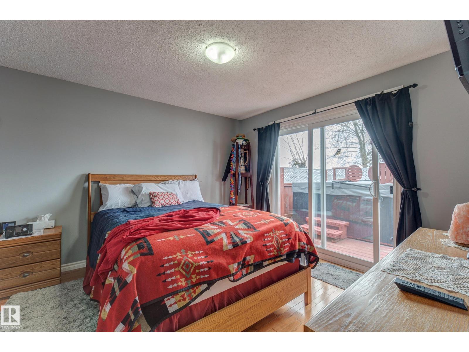 4823 10 AV NW - 20
