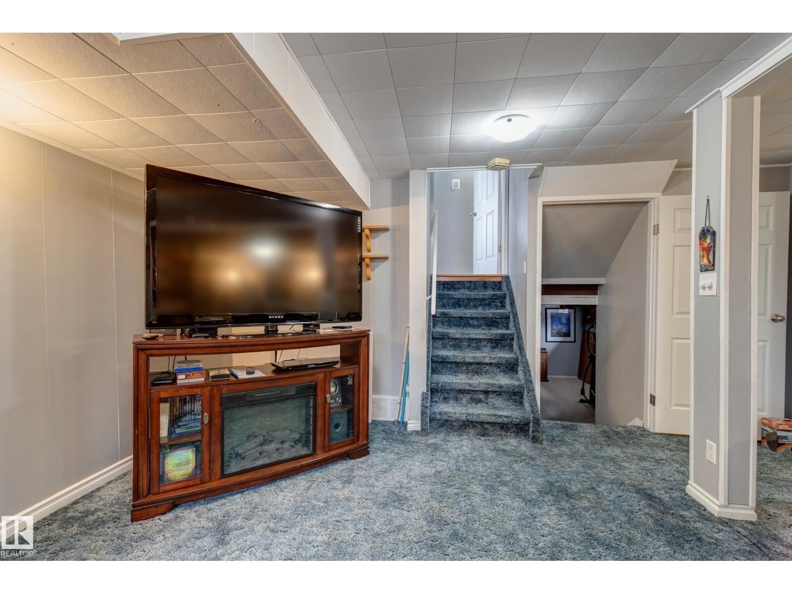 4823 10 AV NW, Edmonton