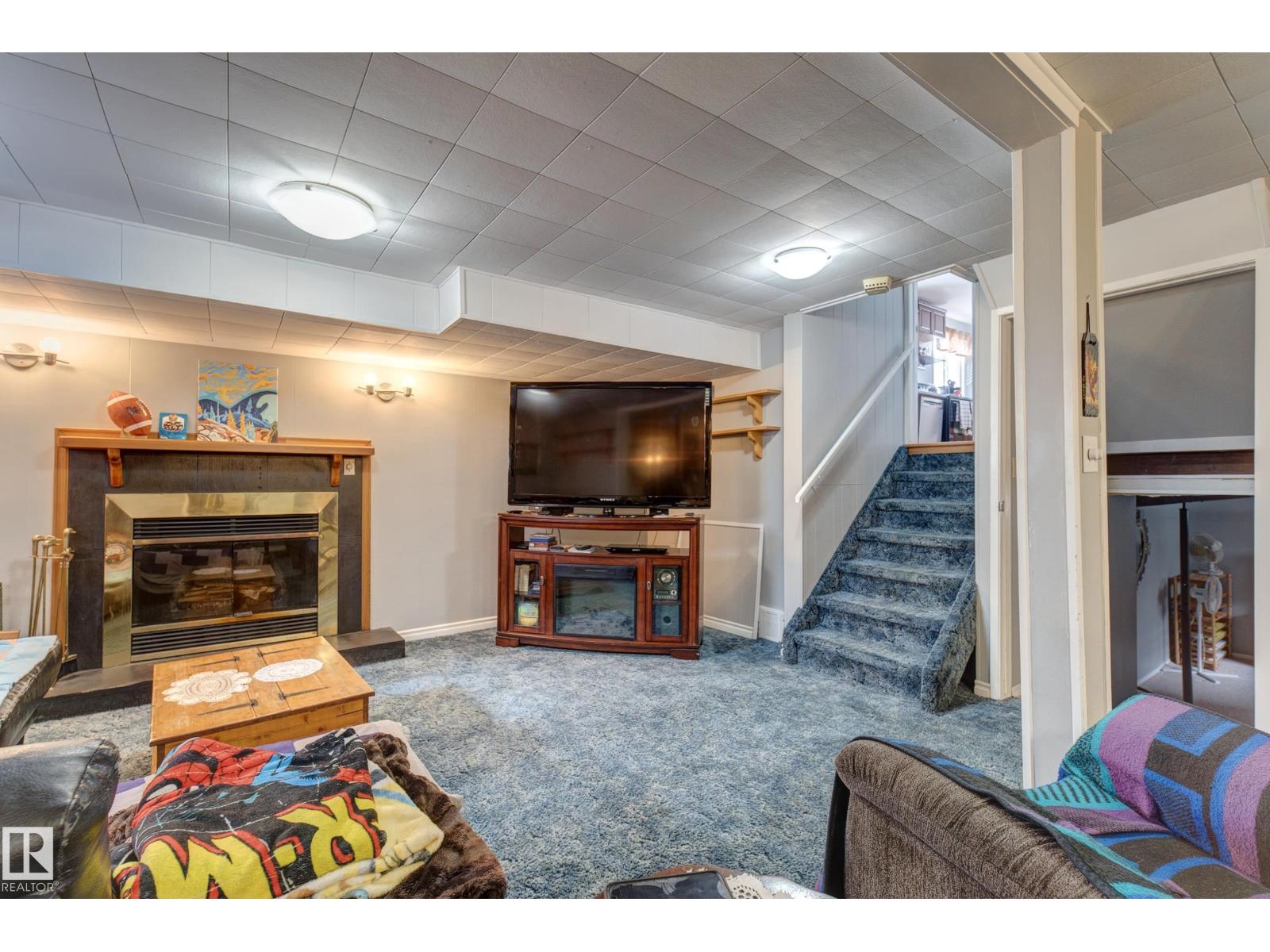 4823 10 AV NW, Edmonton