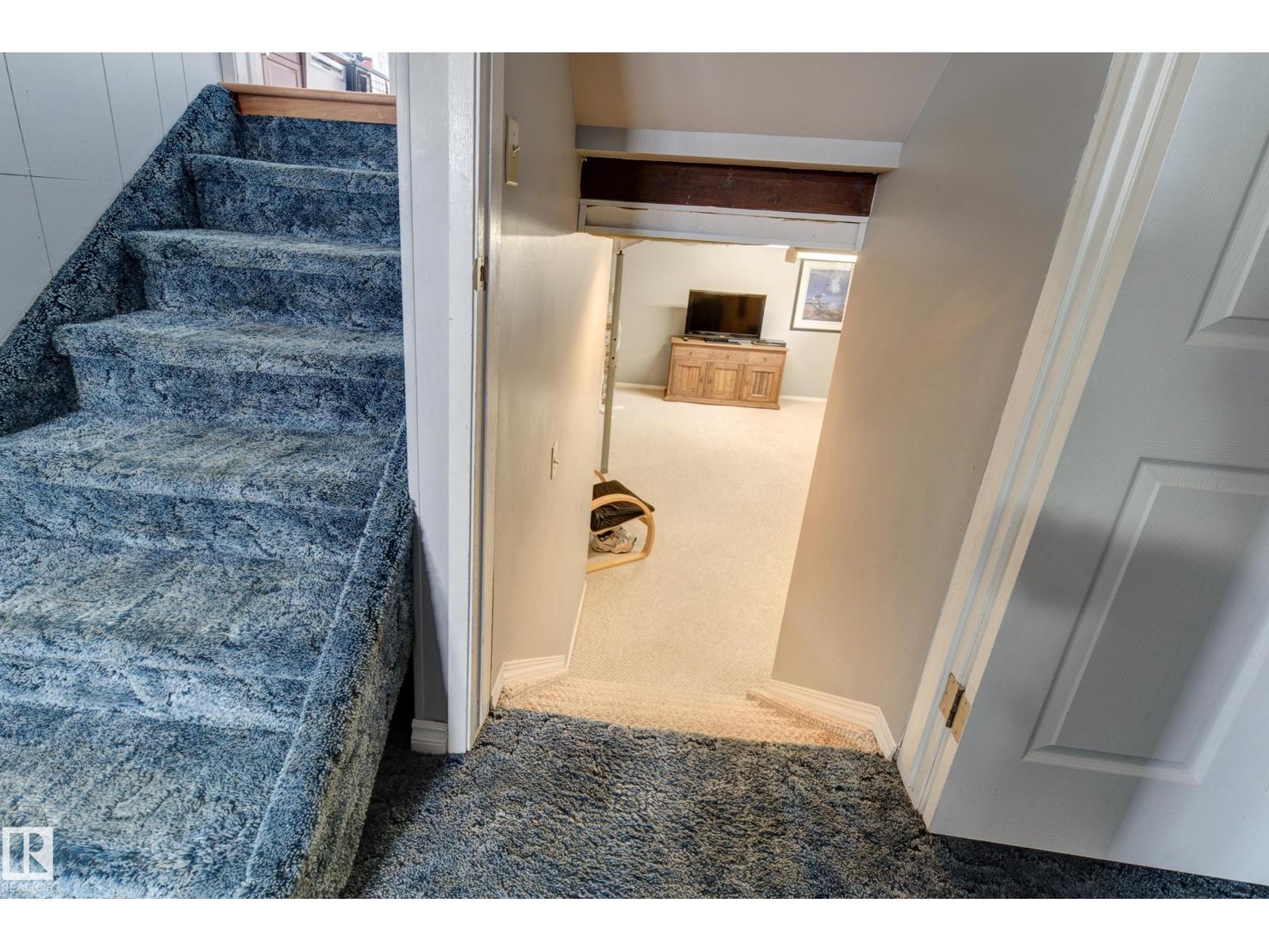 4823 10 AV NW, Edmonton