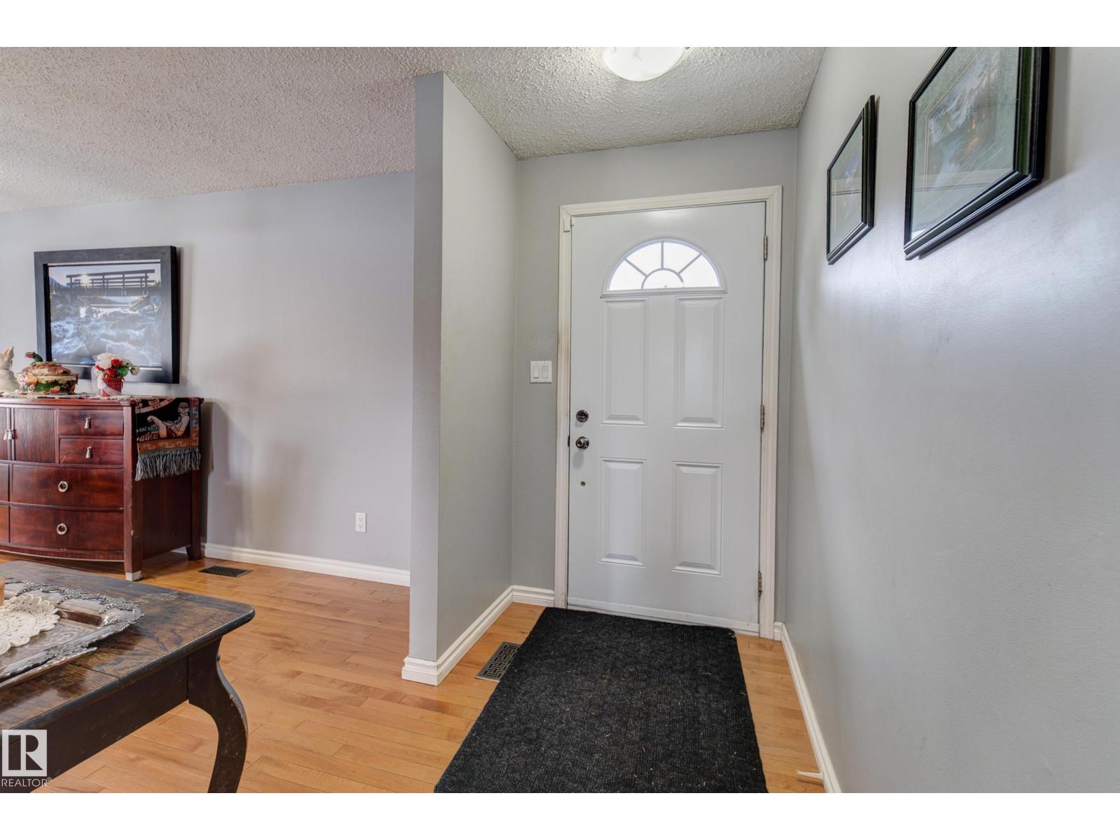 4823 10 AV NW, Edmonton