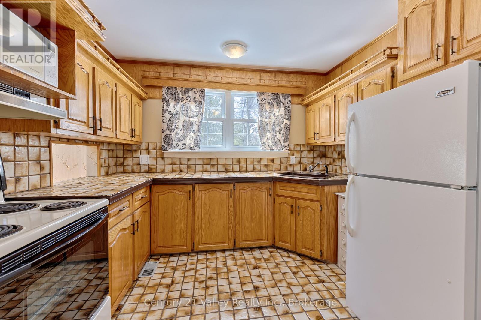 775 PINEGROVE CRESCENT - 15