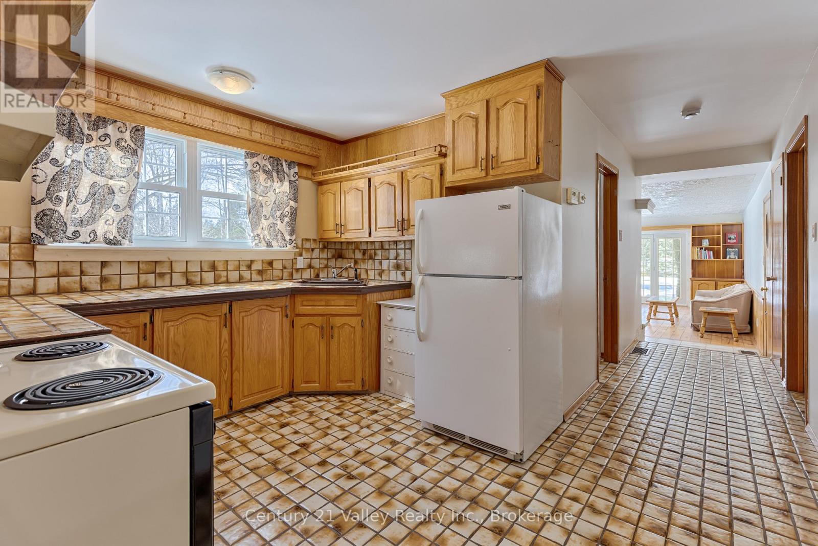775 PINEGROVE CRESCENT - 14