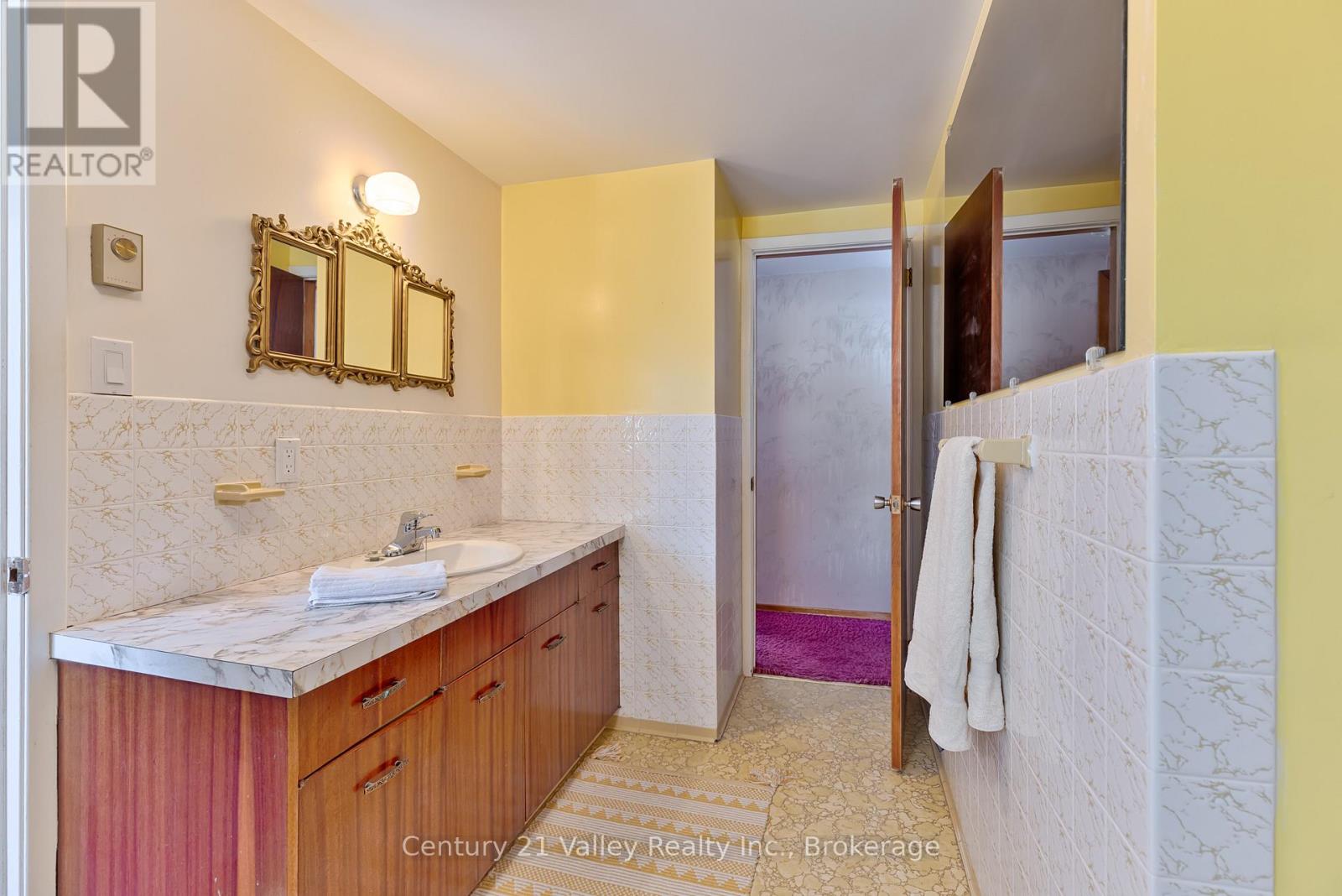 775 PINEGROVE CRESCENT - 28