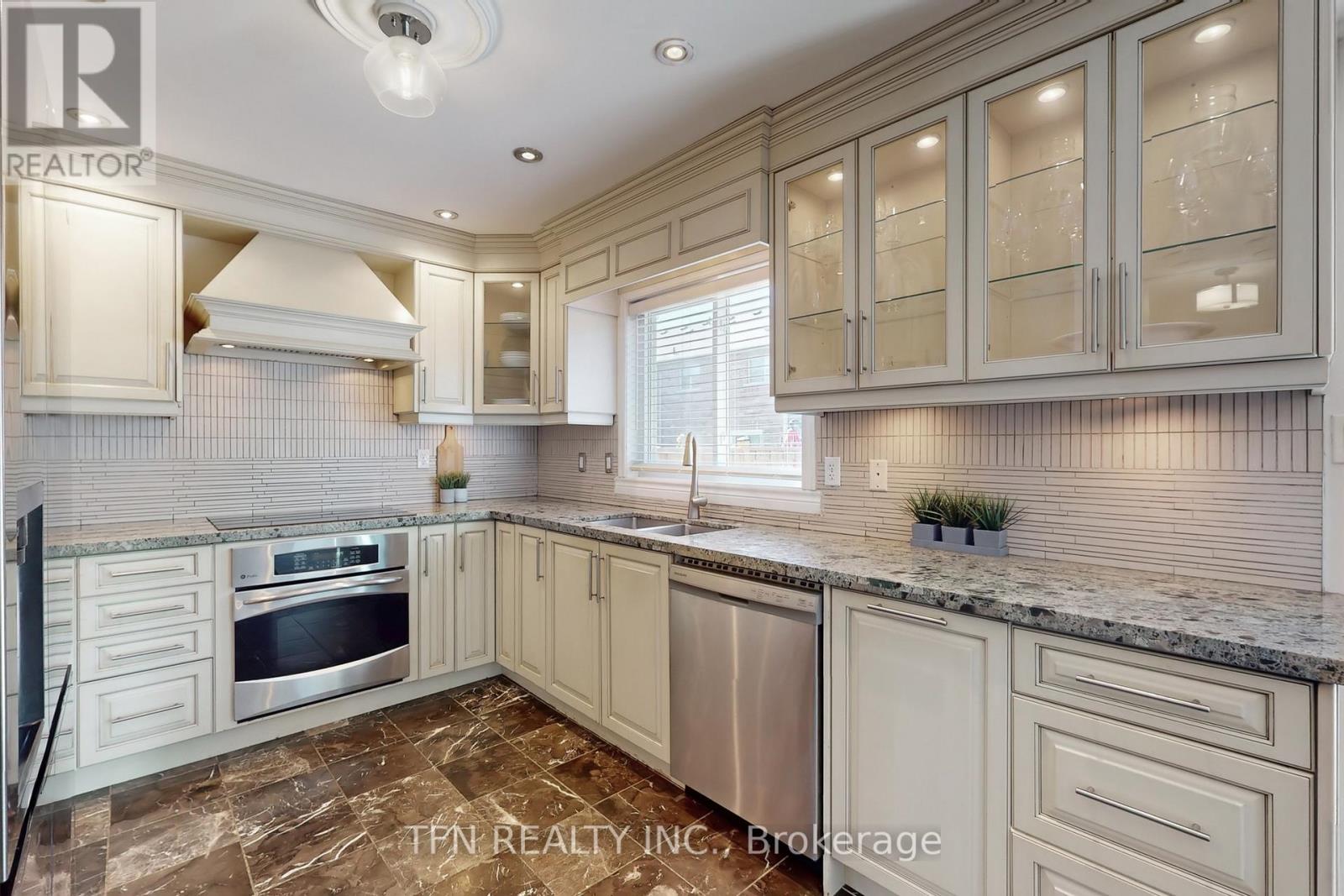 Photo of 24 LUCERNE DRIVE