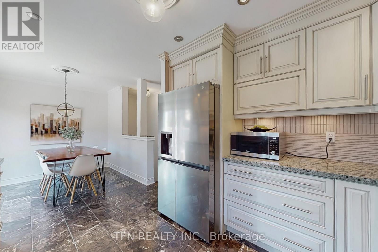 24 LUCERNE DRIVE - 5