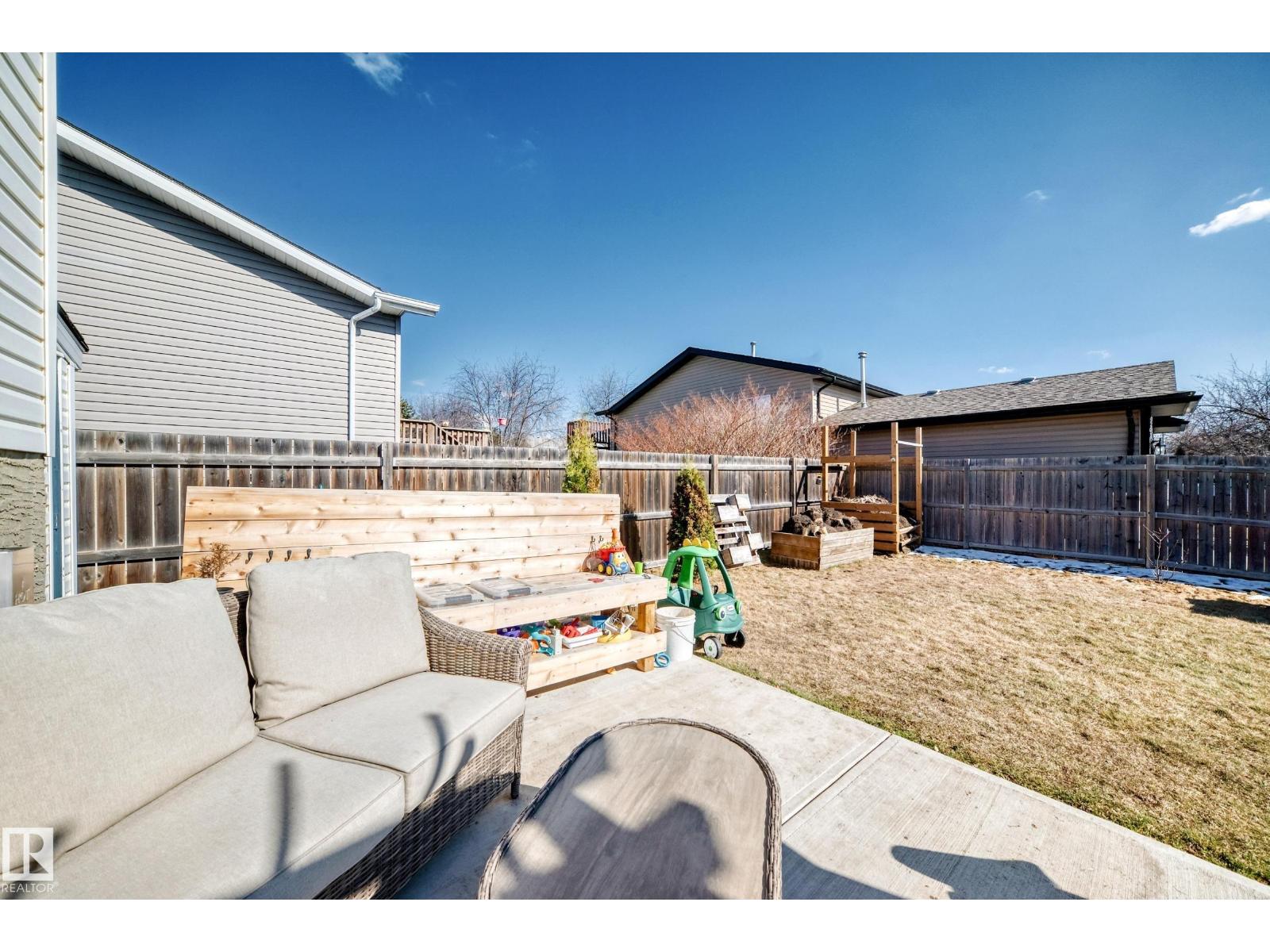 64 LA COSTA FAIRWAY CL, Stony Plain