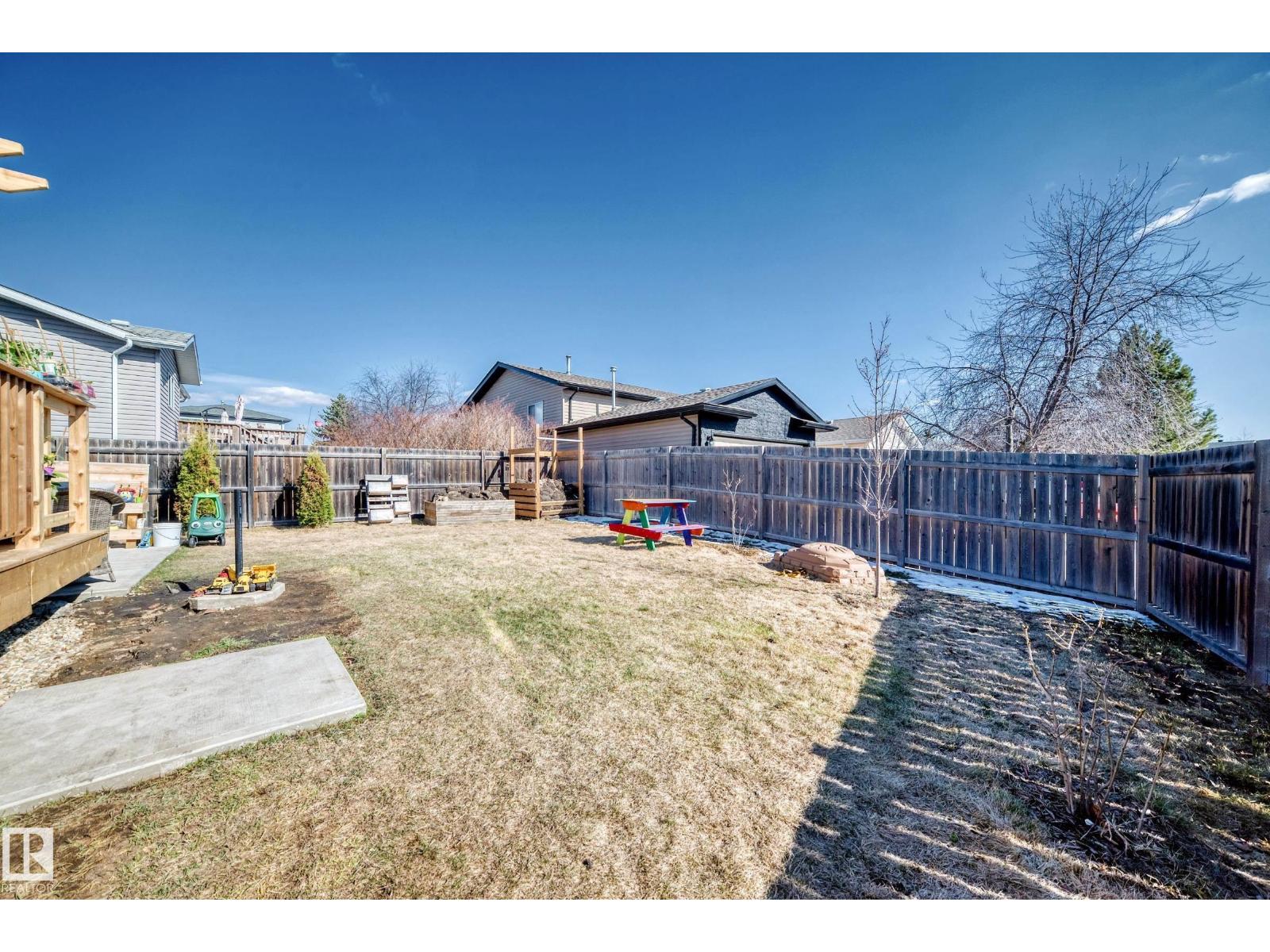 64 LA COSTA FAIRWAY CL, Stony Plain