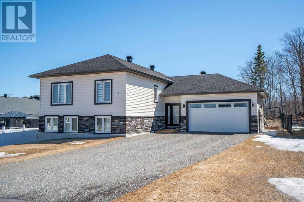 3 Memorial AVE, Sault Ste. Marie, Ontario, P6B0G2 — Photo 2