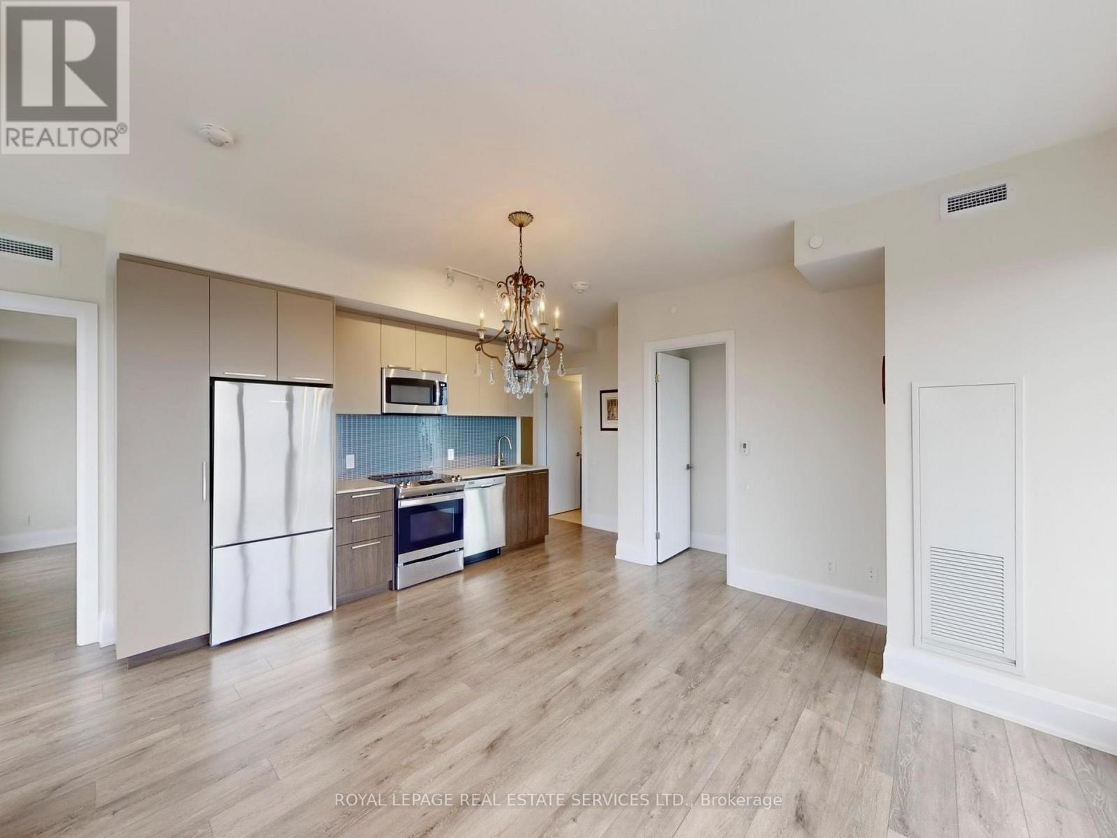 #1108 20 BRIN DRIVE - 5