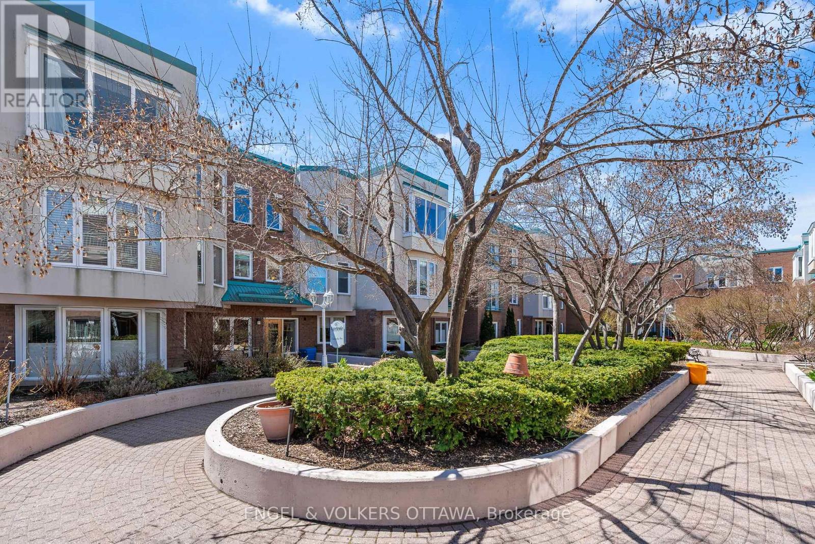 Stunning Courtyard gardens