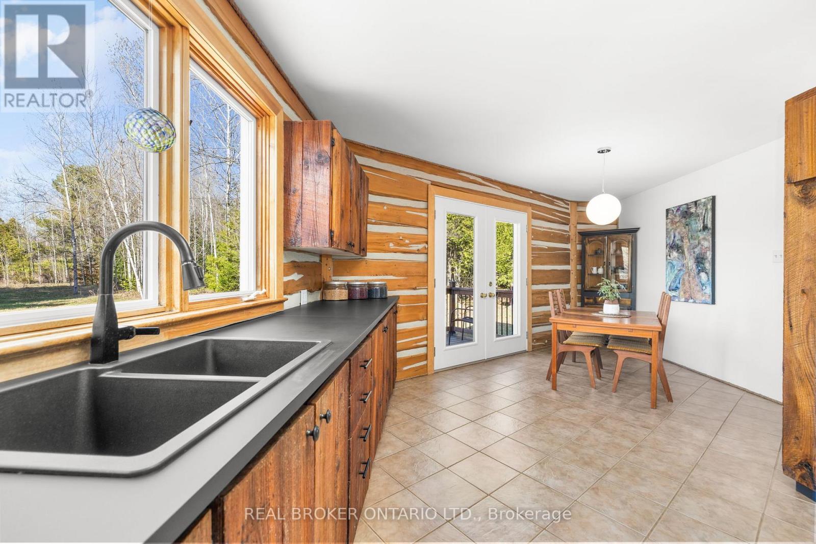 2538 DARLING ROAD - 17