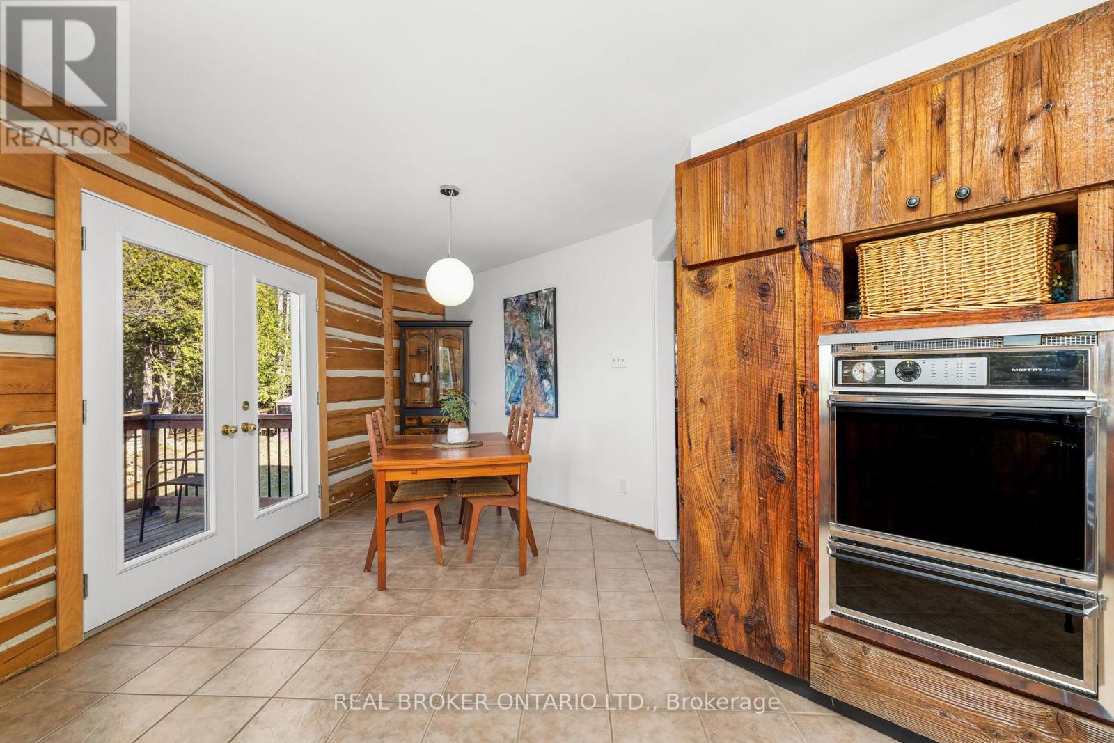 2538 DARLING ROAD - 18