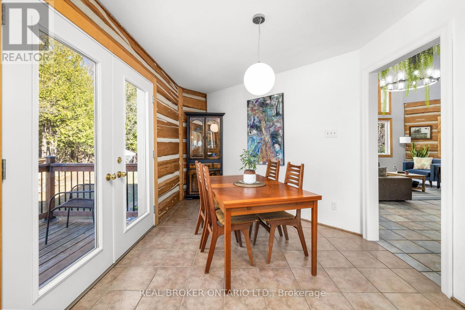 2538 DARLING ROAD - 19