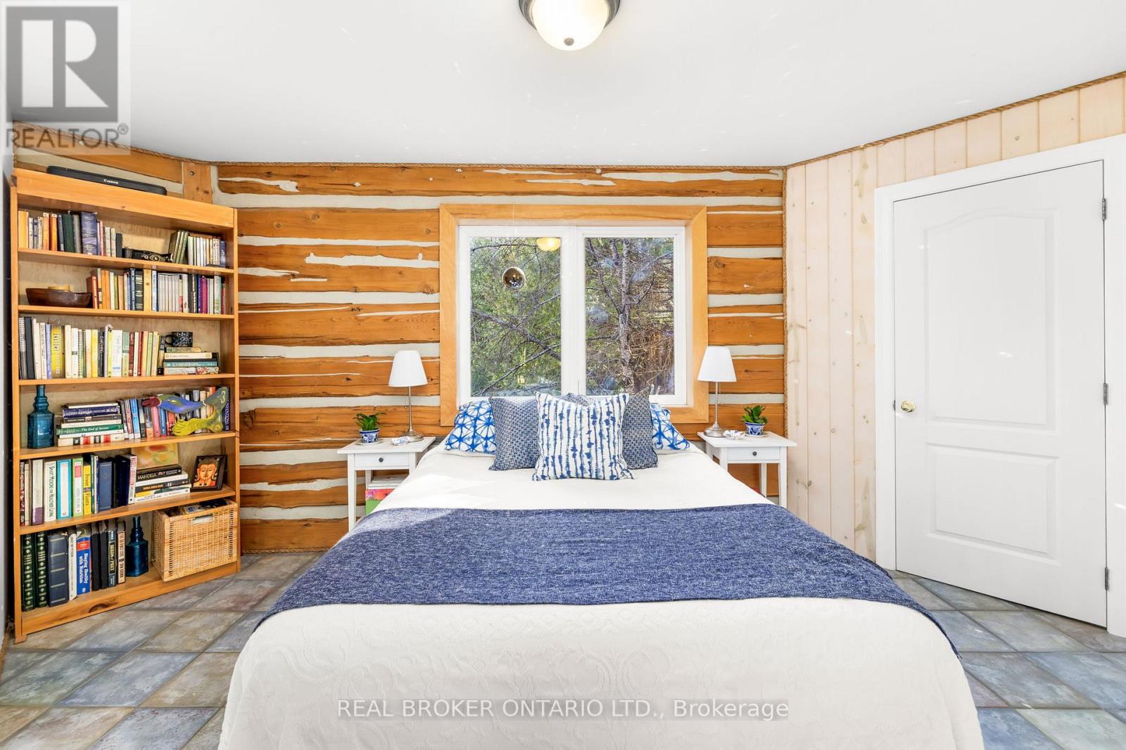 2538 DARLING ROAD - 22