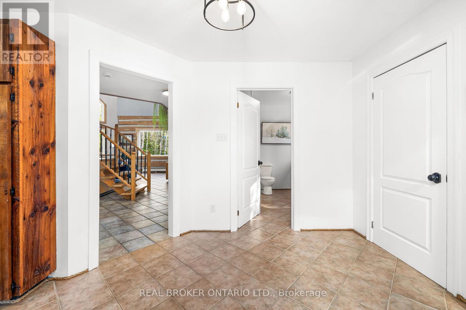 2538 DARLING ROAD - 24