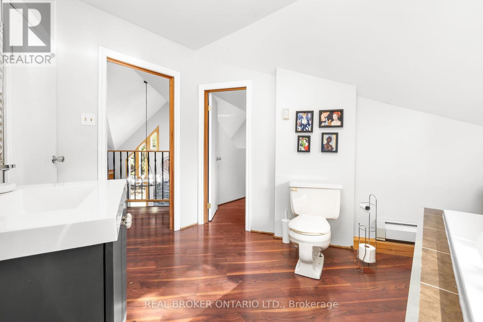2538 DARLING ROAD - 33