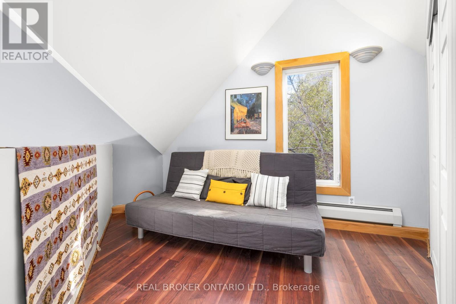 2538 DARLING ROAD - 35