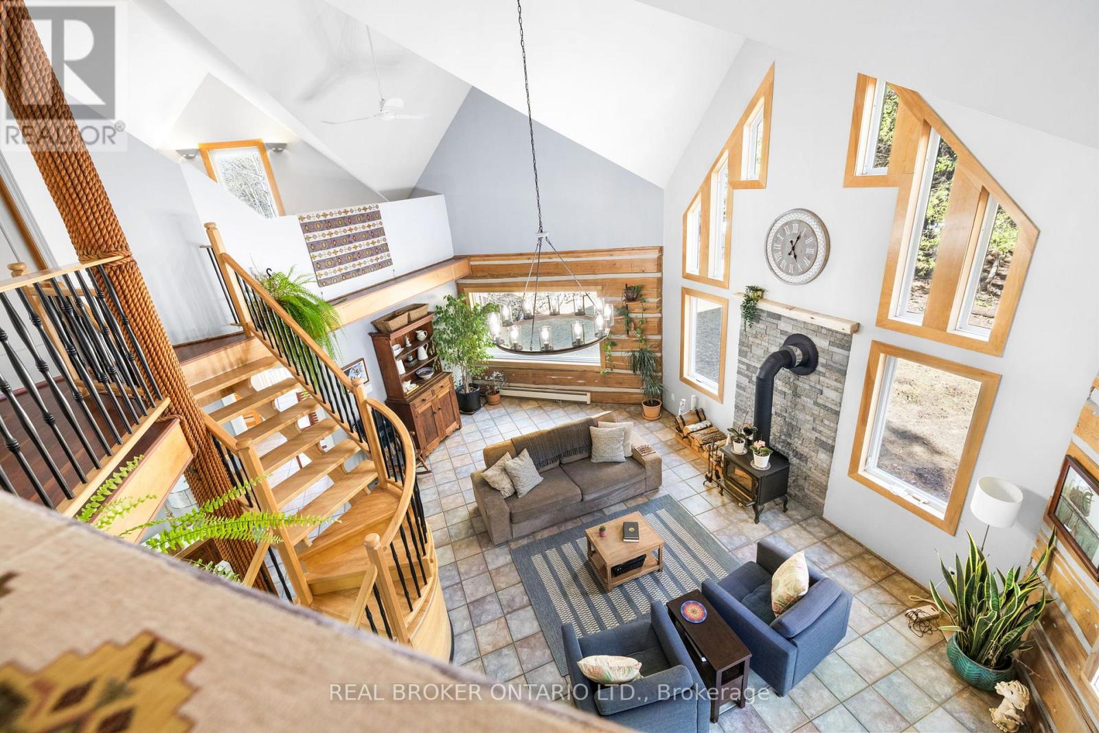 2538 DARLING ROAD - 36