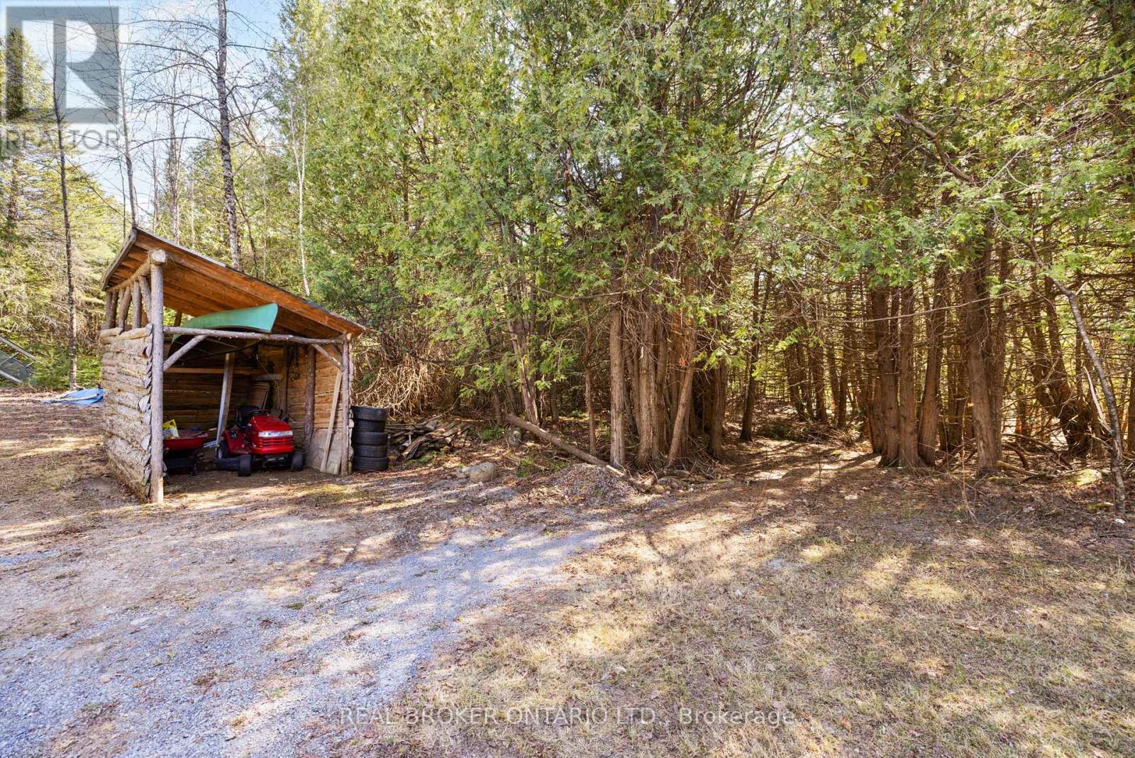 2538 DARLING ROAD - 38