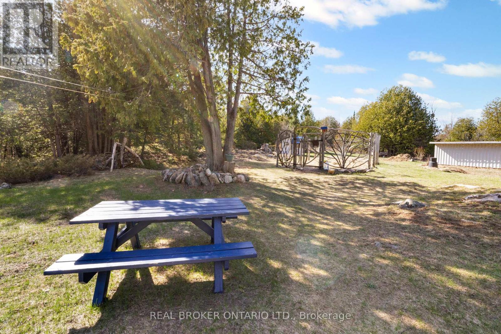 2538 DARLING ROAD - 39