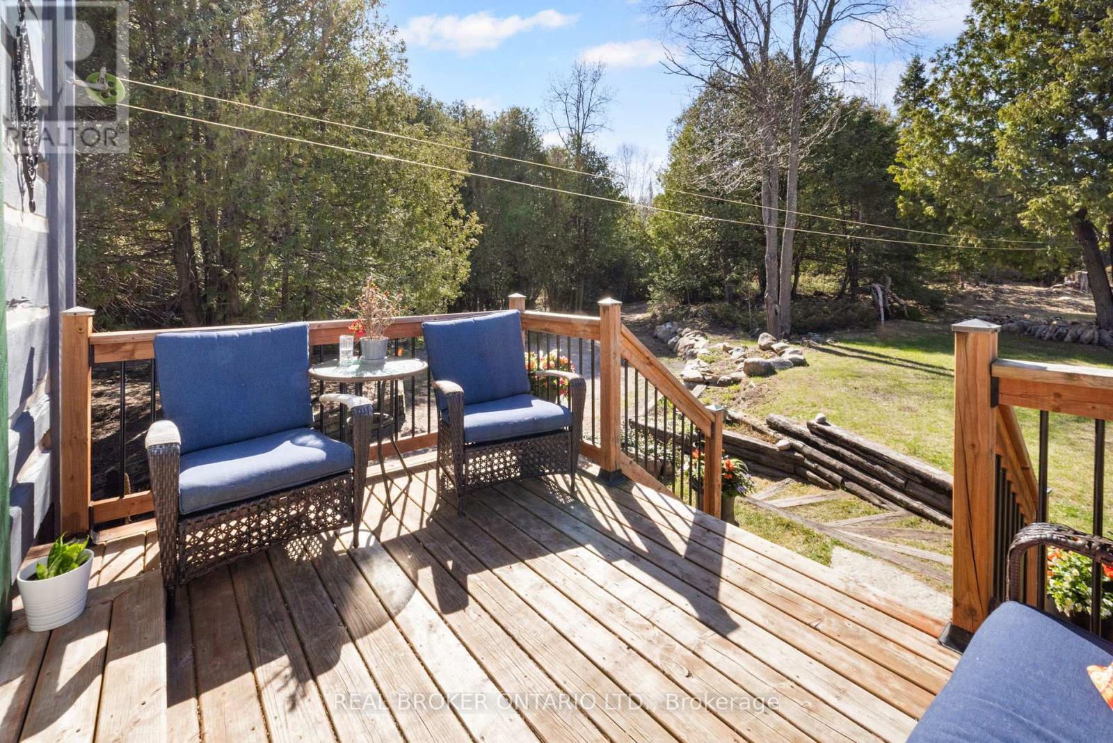 2538 DARLING ROAD - 4