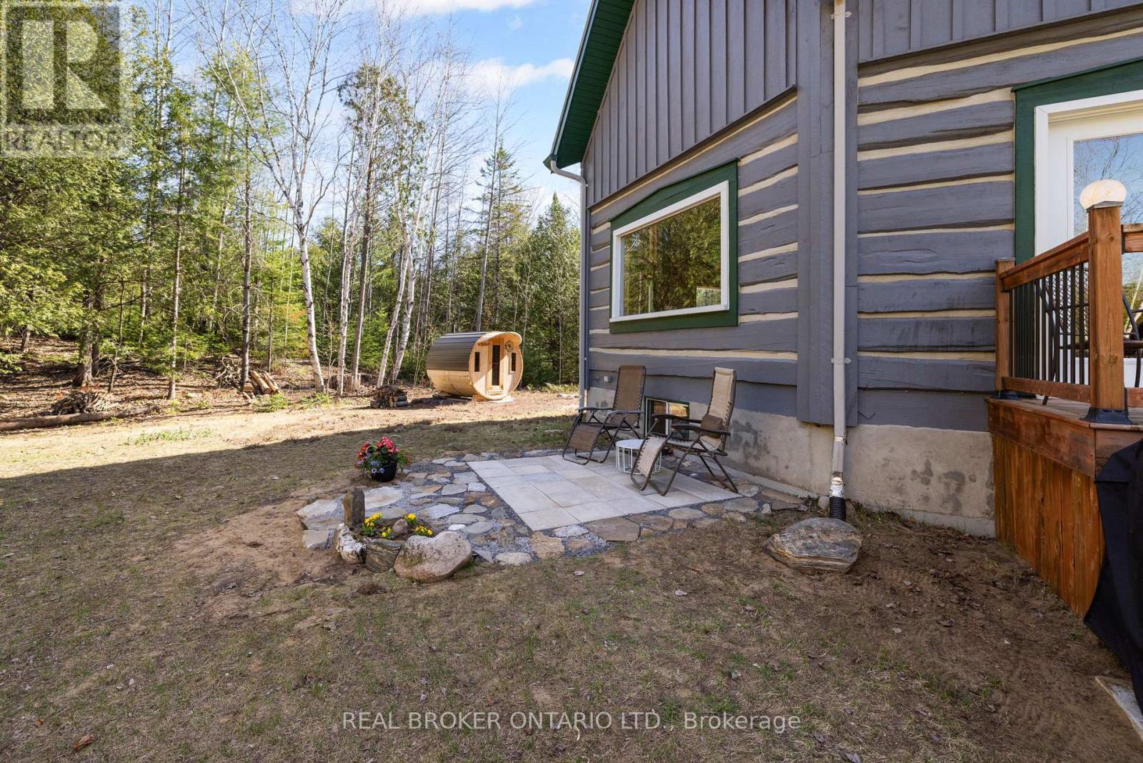 2538 DARLING ROAD - 44