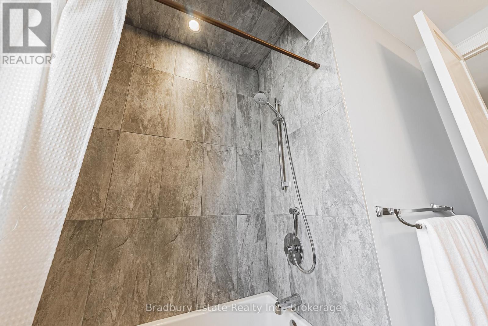 221 GLOVER ROAD - Image 30