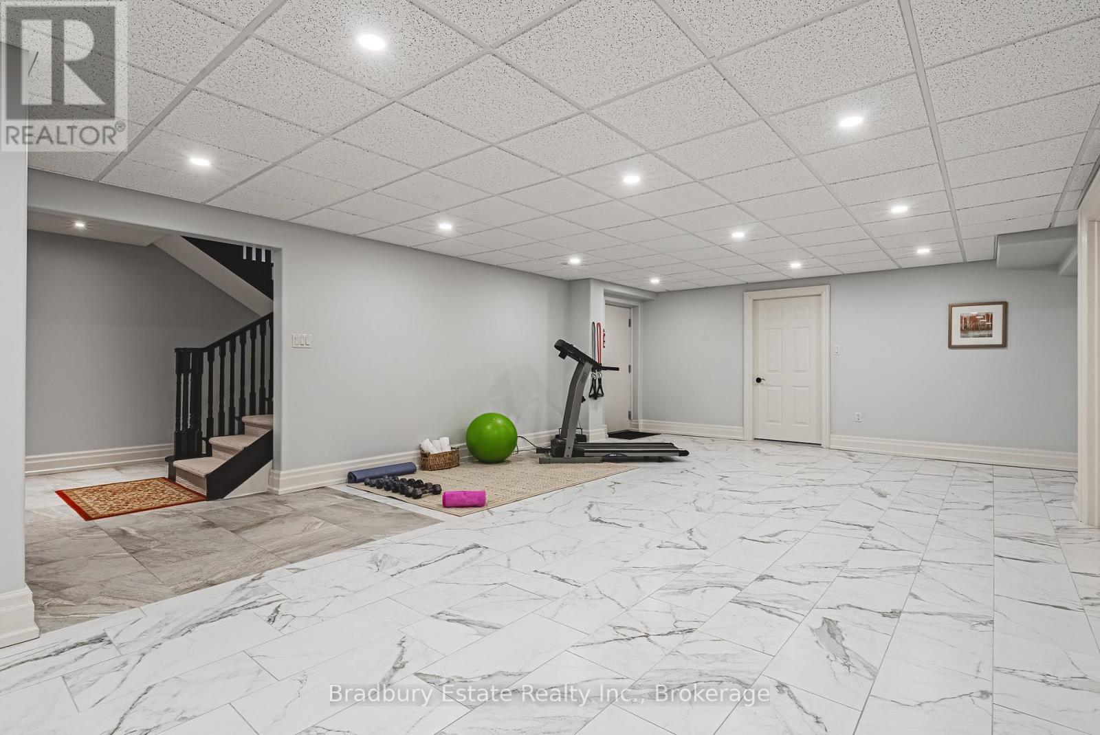 221 GLOVER ROAD - Image 34