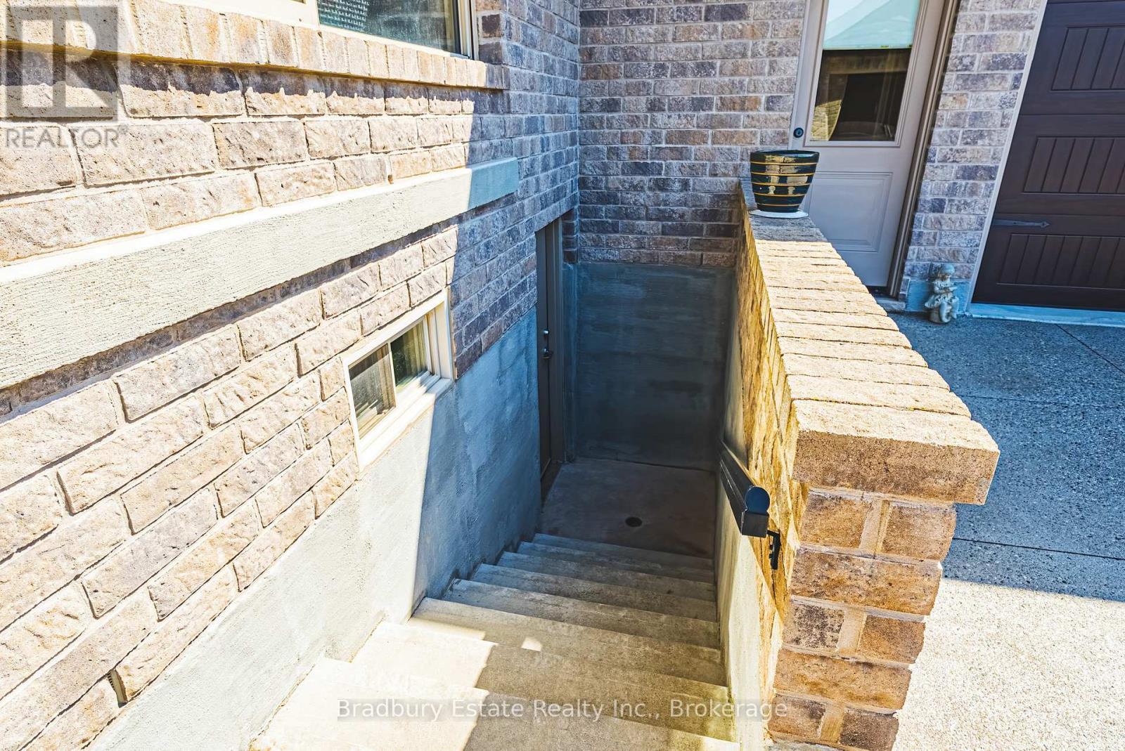 221 GLOVER ROAD - Image 42