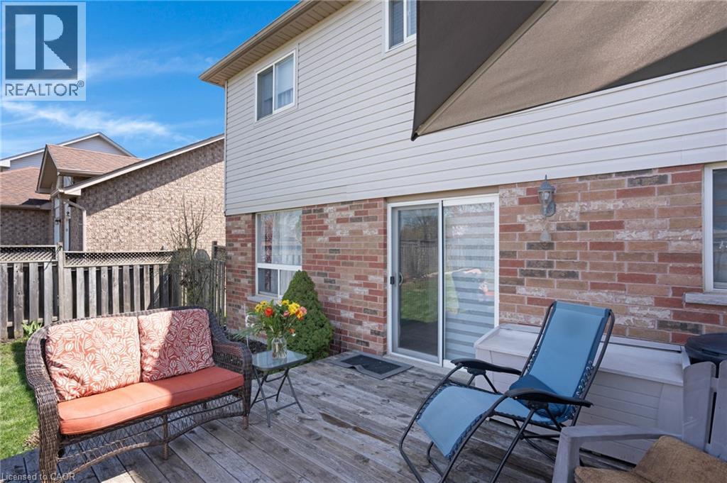47 DRINKWATER Drive, Cambridge, Ontario, N1P1E4 — Photo 4